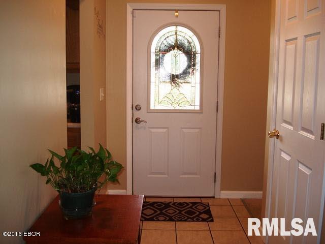 1709 Crown Road Herrin, IL 62948 - Photo 2 of 23