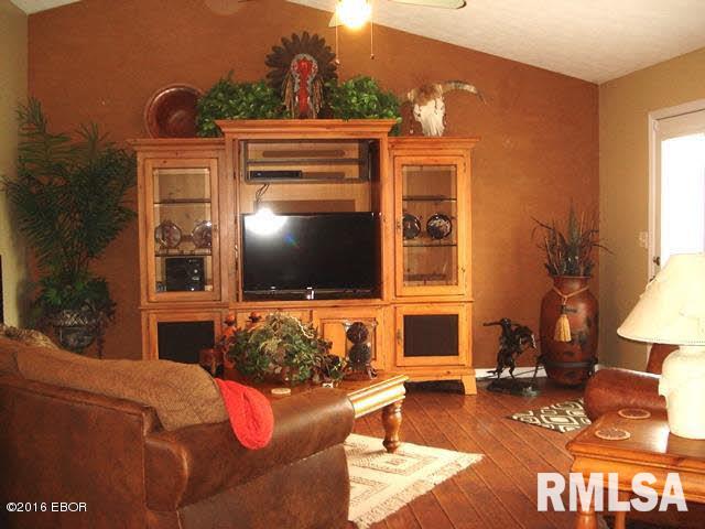 1709 Crown Road Herrin, IL 62948 - Photo 7 of 23