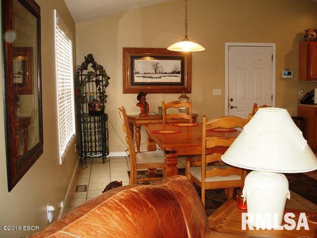 1709 Crown Road Herrin, IL 62948 - Photo 8 of 23