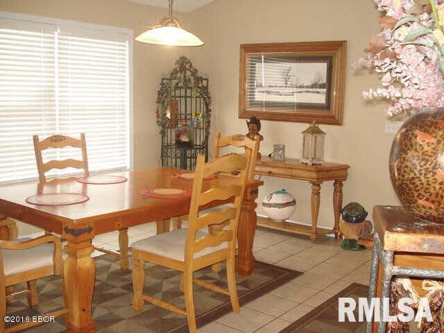 1709 Crown Road Herrin, IL 62948 - Photo 9 of 23