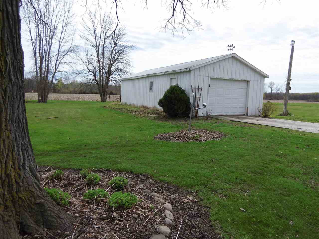 4482 North 11 Mile Road Pinconning, MI 48650 - Photo 2 of 11