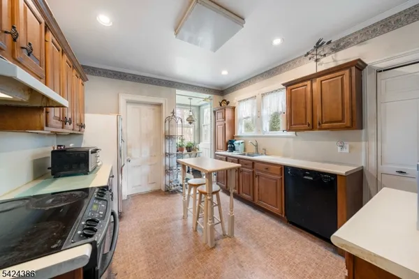$599,000 | 5 Willow Street, Cranford, NJ 07016