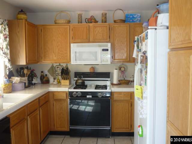 8439 Piper Place Reno, NV 89506 - Photo 4 of 9 Photo 4