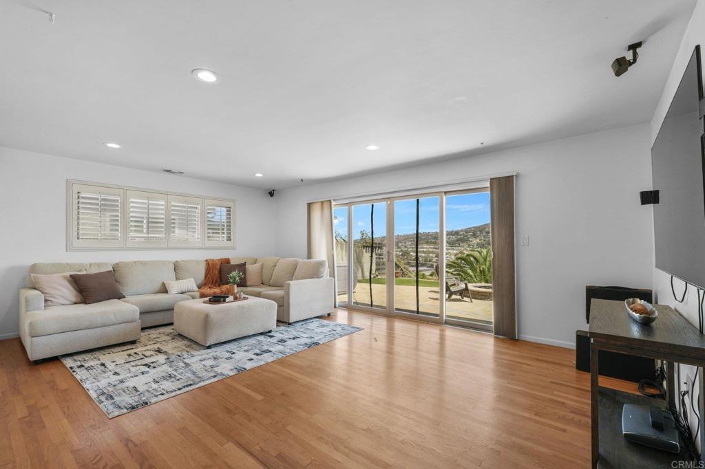 1357 Cornwall Street Spring Valley, CA 91977 - Photo 7 of 31