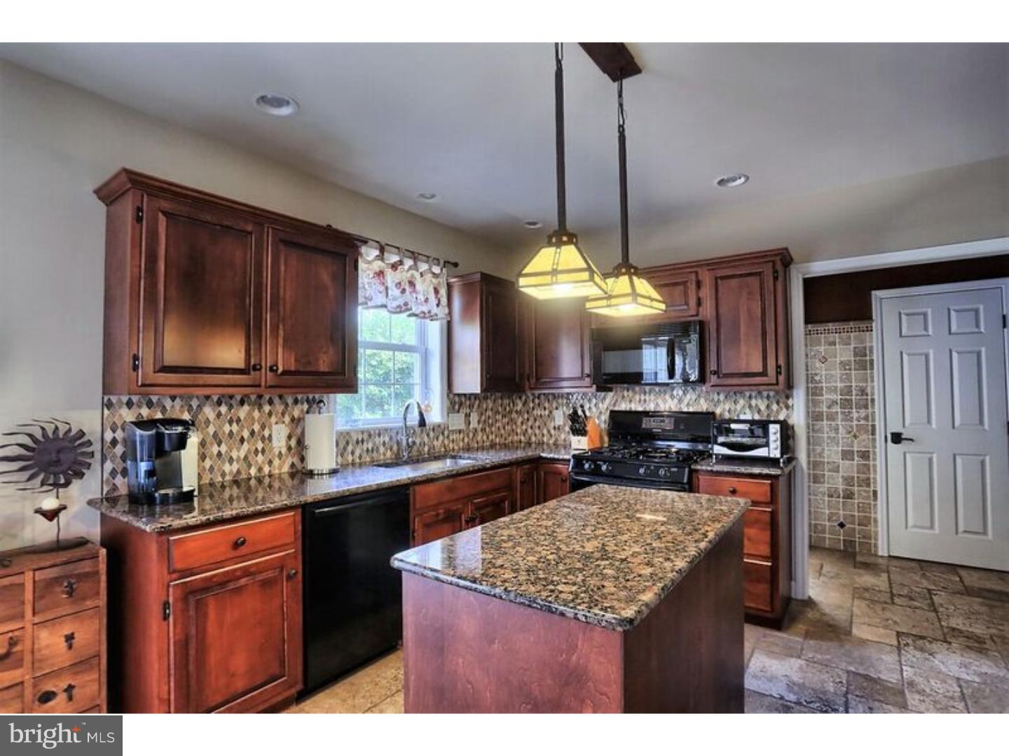 317 Kentucky Avenue Sinking Spring, PA 19608 - Photo 11 of 24 Kitchen