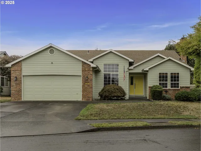 $525,000 | 1019 Southeast 27th Street, Troutdale, OR 97060