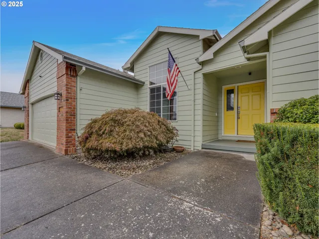 $525,000 | 1019 Southeast 27th Street, Troutdale, OR 97060