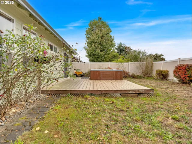 $525,000 | 1019 Southeast 27th Street, Troutdale, OR 97060