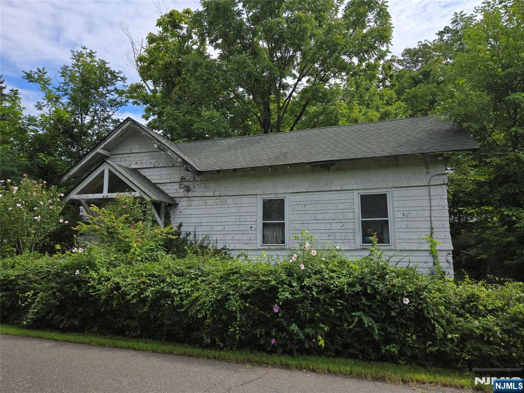 2 Hewlett Road Towaco, NJ 07082 - Photo 1 of 11 Gallery Image 1