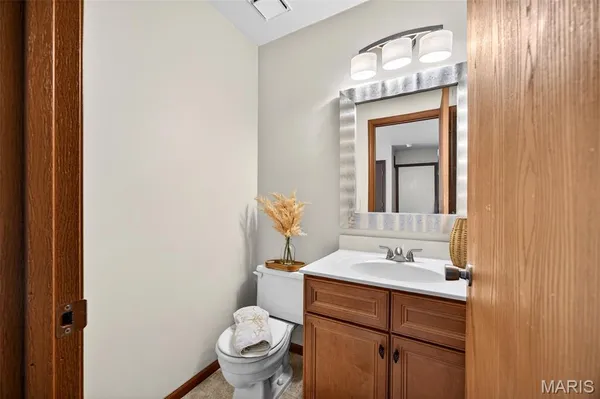 $1,475 | 2219 North Village Drive, St. Charles, MO 63303