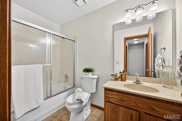 $1,475 | 2219 North Village Drive, St. Charles, MO 63303
