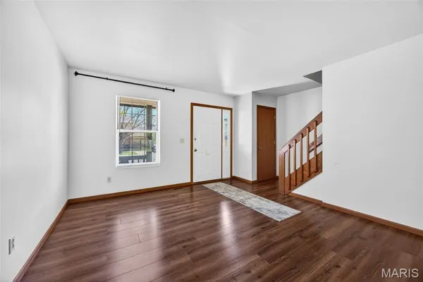 $1,475 | 2219 North Village Drive, St. Charles, MO 63303