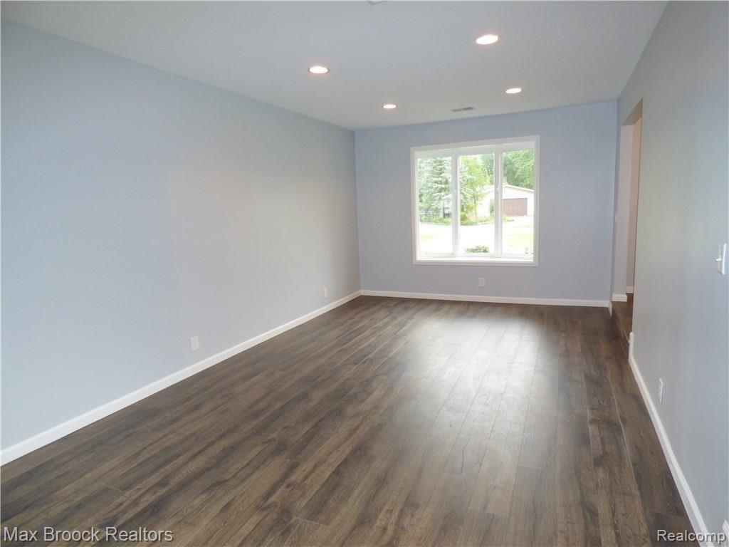 3318 Winchester Road West Bloomfield, MI 48322 - Photo 7 of 28