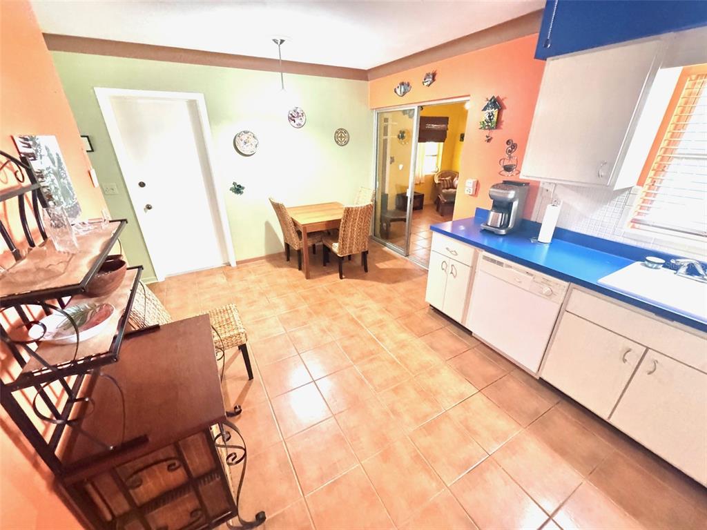 1035 Robmar Road Dunedin, FL 34698 - Photo 10 of 40 a very nice looking room with a large window