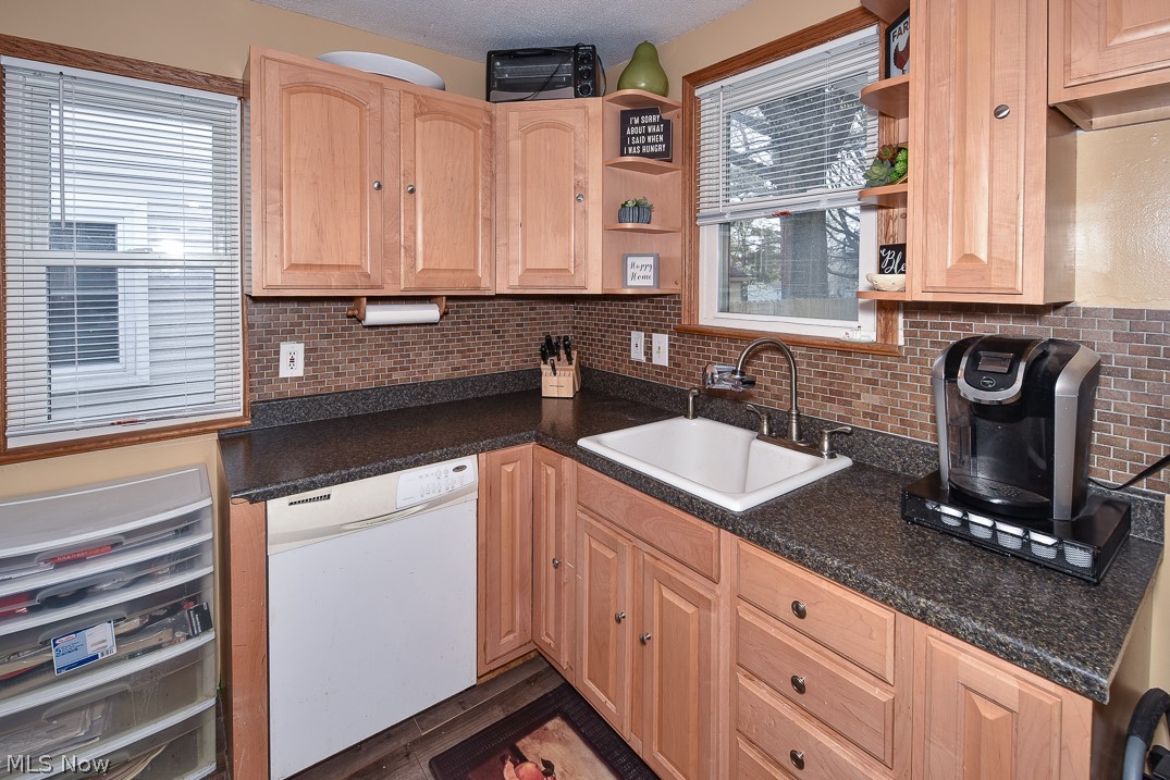 1150 Sunset Road Cleveland, OH 44124 - Photo 7 of 31
