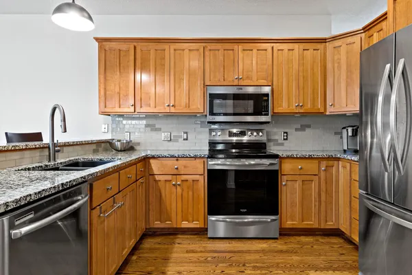 $550,000 | 20599 Islandview Circle, Lakeville, MN 55044