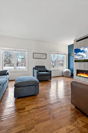 $550,000 | 20599 Islandview Circle, Lakeville, MN 55044