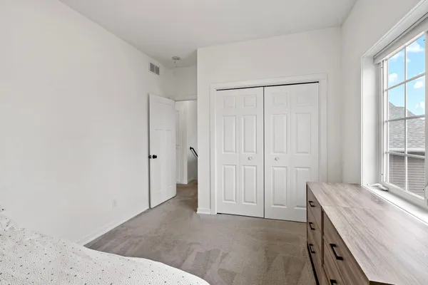 $550,000 | 20599 Islandview Circle, Lakeville, MN 55044