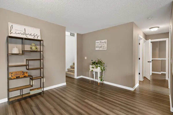 $550,000 | 20599 Islandview Circle, Lakeville, MN 55044