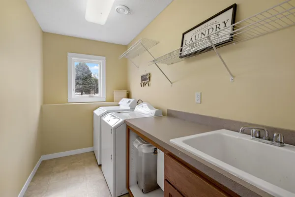 $550,000 | 20599 Islandview Circle, Lakeville, MN 55044