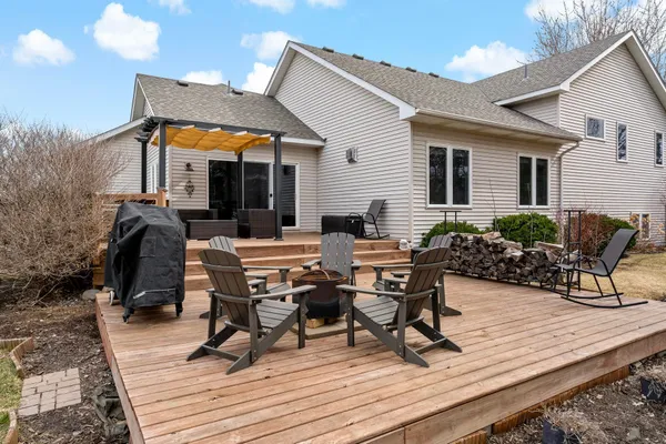 $550,000 | 20599 Islandview Circle, Lakeville, MN 55044