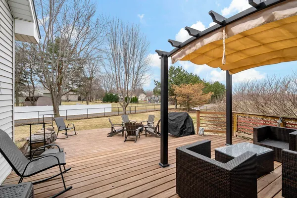 $550,000 | 20599 Islandview Circle, Lakeville, MN 55044