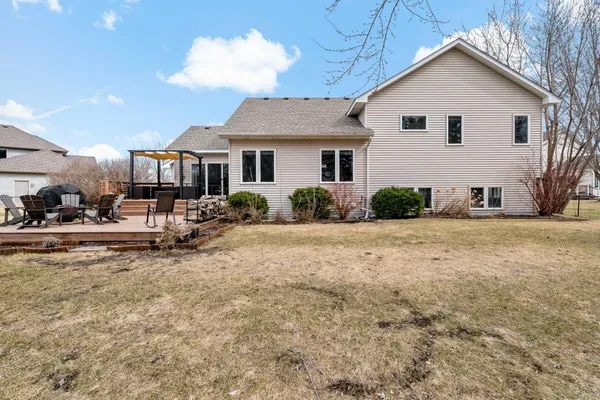 $550,000 | 20599 Islandview Circle, Lakeville, MN 55044