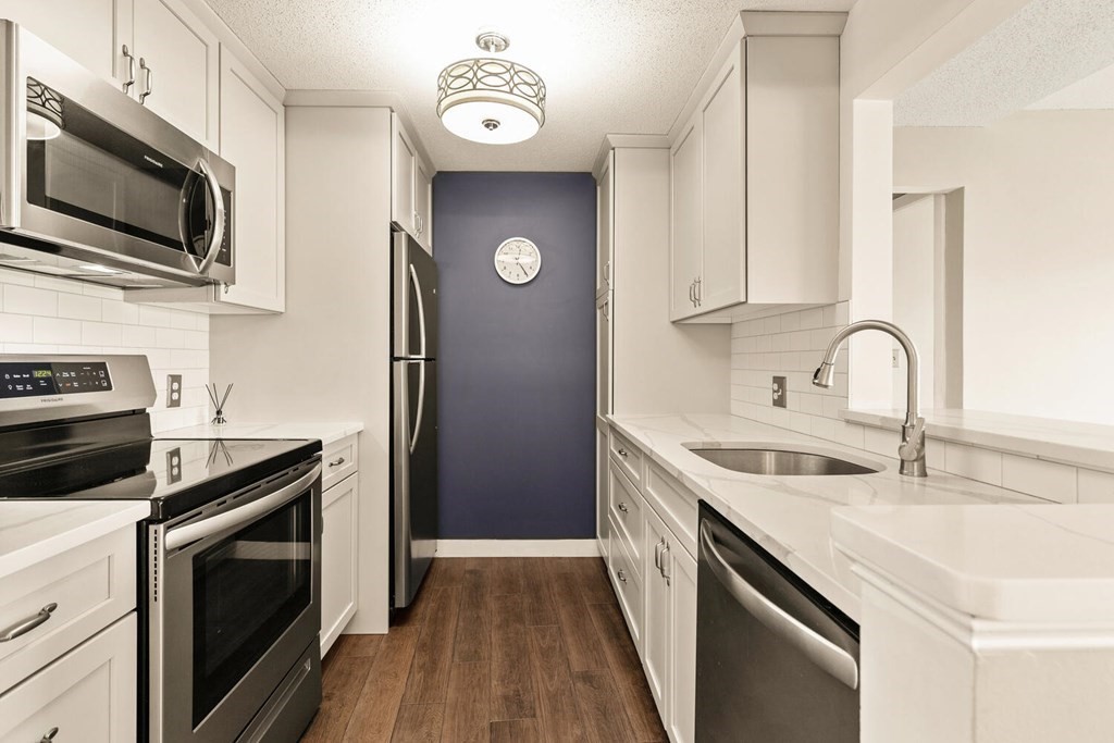273 Cambridge Road, Unit 706 Woburn, MA 01801 - Photo 1 of 32 Gallery Image 1