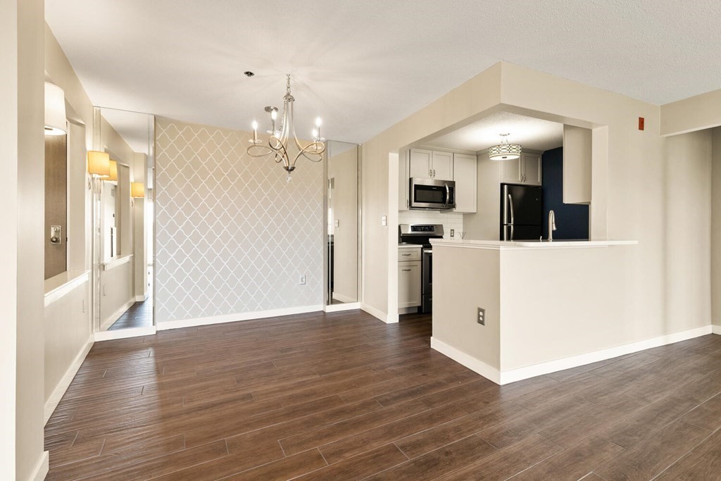 273 Cambridge Road, Unit 706 Woburn, MA 01801 - Photo 5 of 32 Gallery Image 5