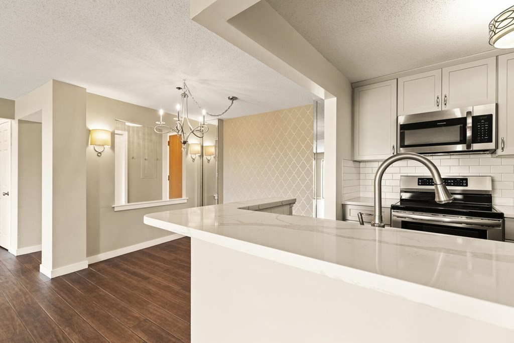 273 Cambridge Road, Unit 706 Woburn, MA 01801 - Photo 8 of 32 Gallery Image 8