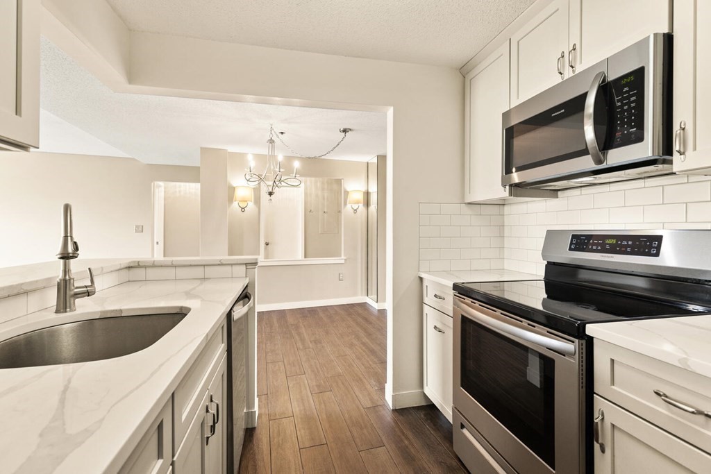 273 Cambridge Road, Unit 706 Woburn, MA 01801 - Photo 9 of 32 Gallery Image 9