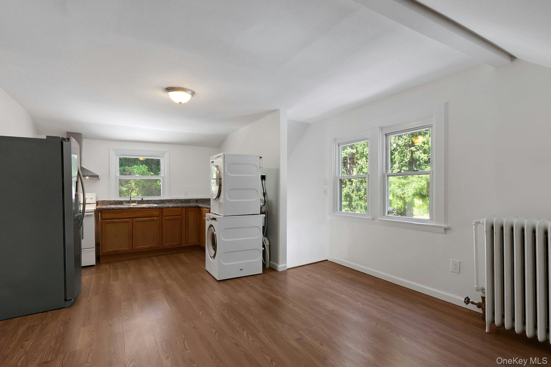 938 Rte 9W Congers, NY 10920 - Photo 24 of 48 Living Room & Kitchen #2