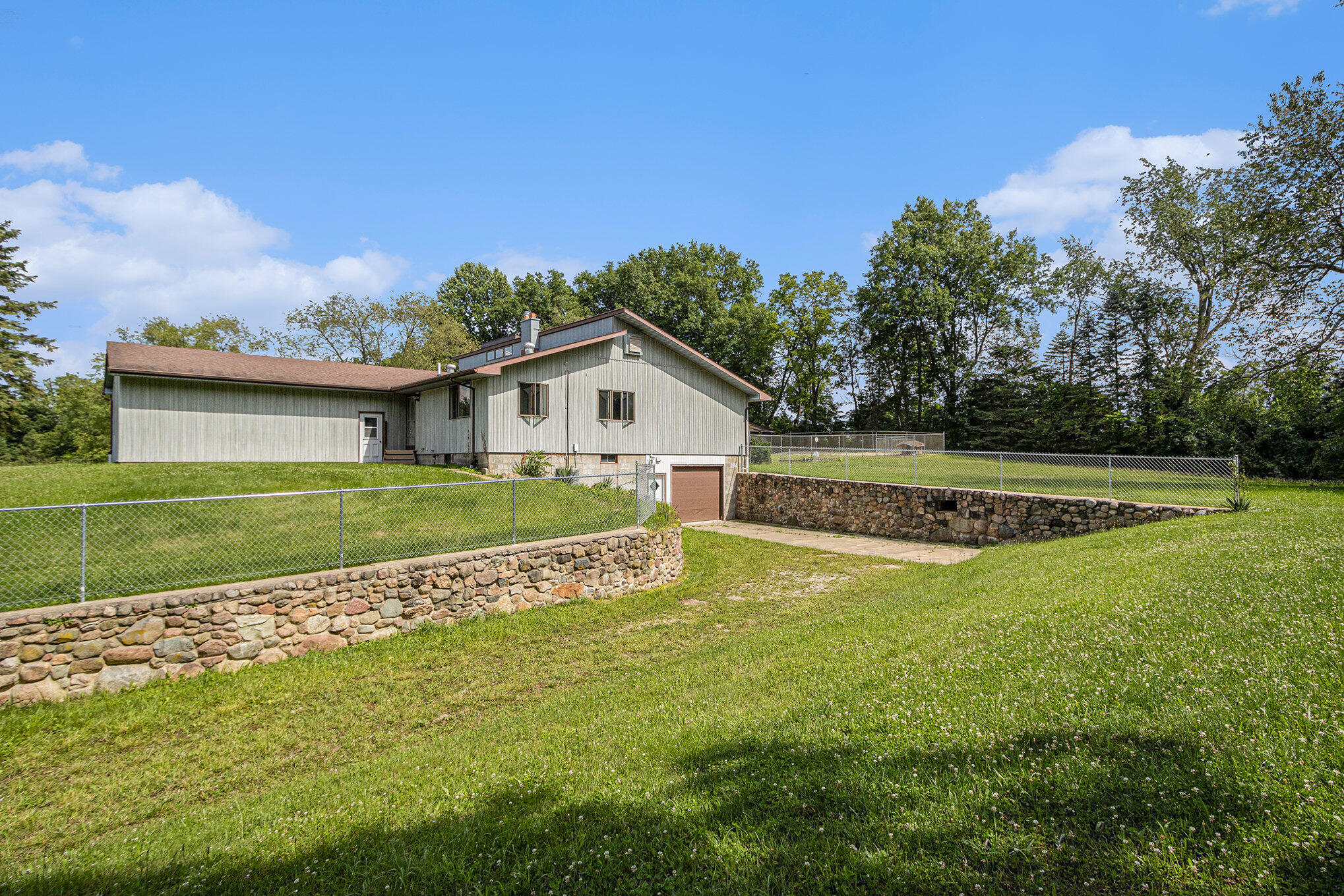 8648 Reynolds Road Bellevue, MI 49021 - Photo 7 of 41 036_8648reynolds_56