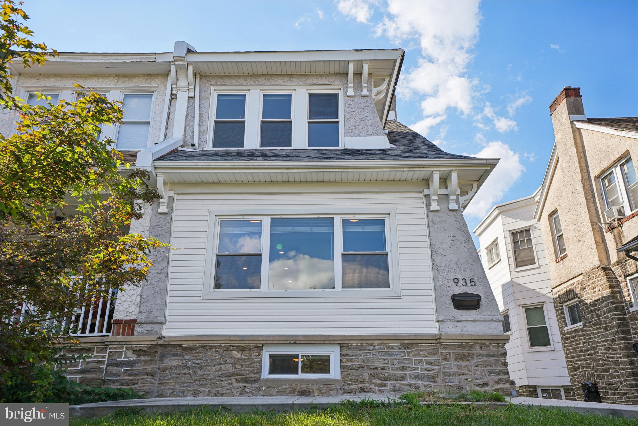 935 East Rittenhouse Street Philadelphia, PA 19138 - Photo 5 of 59 Charming home with classic architectural details.