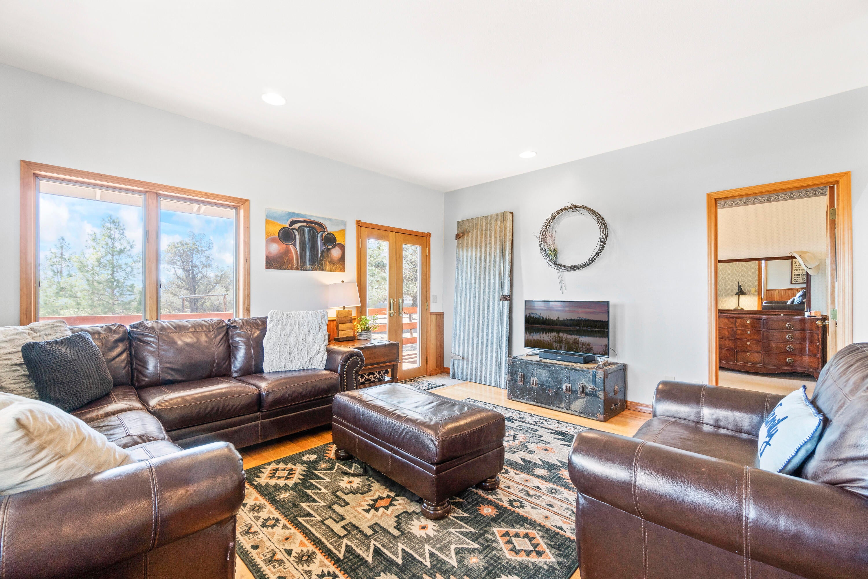 19192 Dusty Loop Bend, OR 97703 - Photo 12 of 45 Gallery Image 12