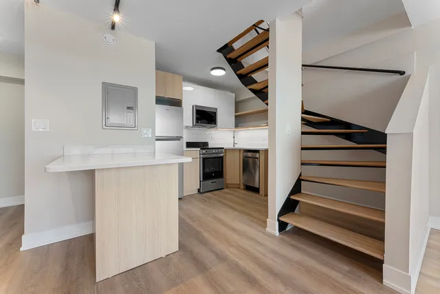 $2,311 | 6166 North Sheridan Road, Unit 16A, Chicago, IL 60660