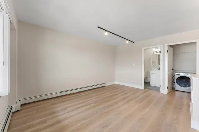 $2,311 | 6166 North Sheridan Road, Unit 16A, Chicago, IL 60660