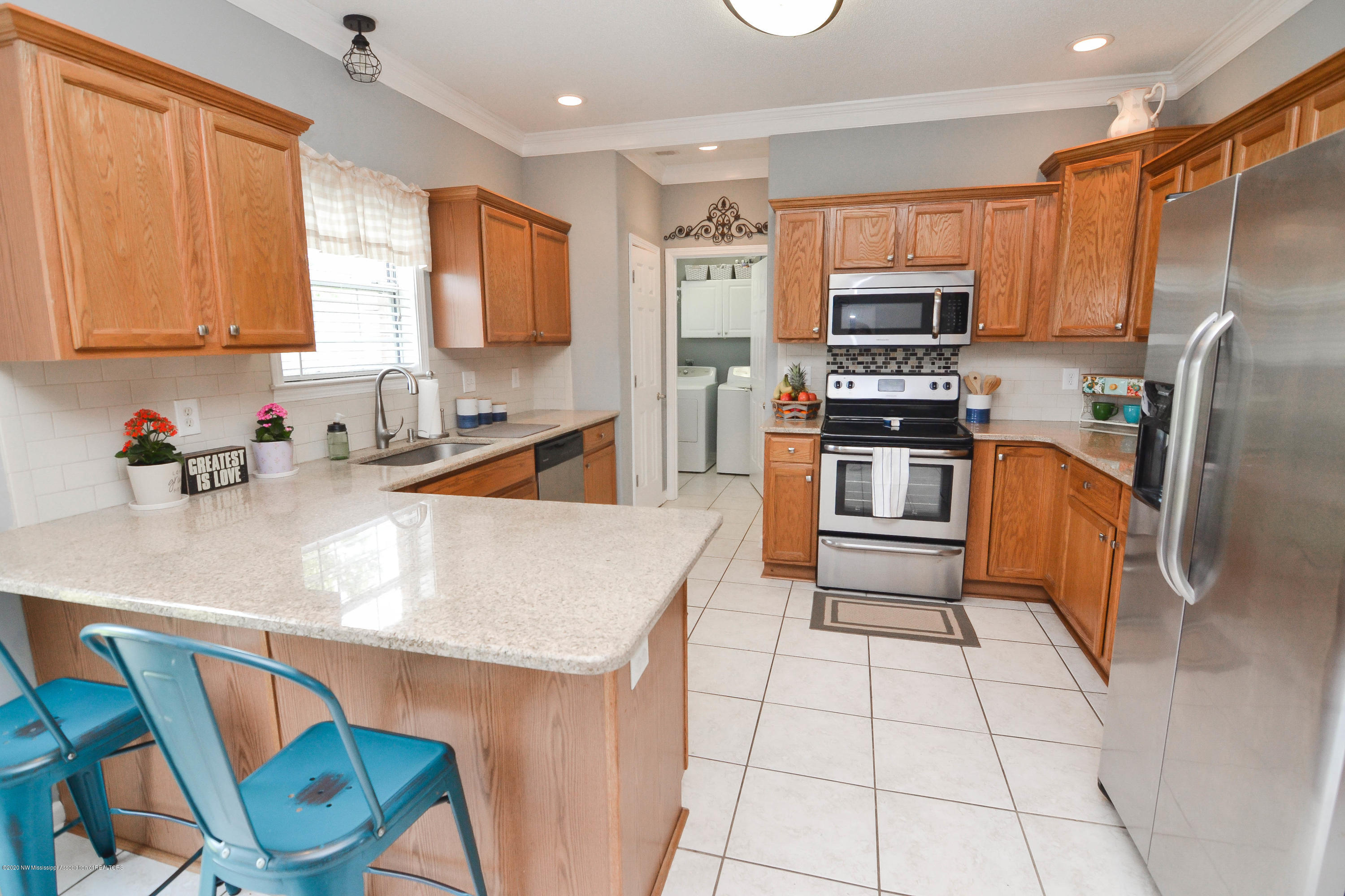 7716 Alexanders Ridge Cove Olive Branch, MS 38654 - Photo 8 of 21 Breakfast Bar
