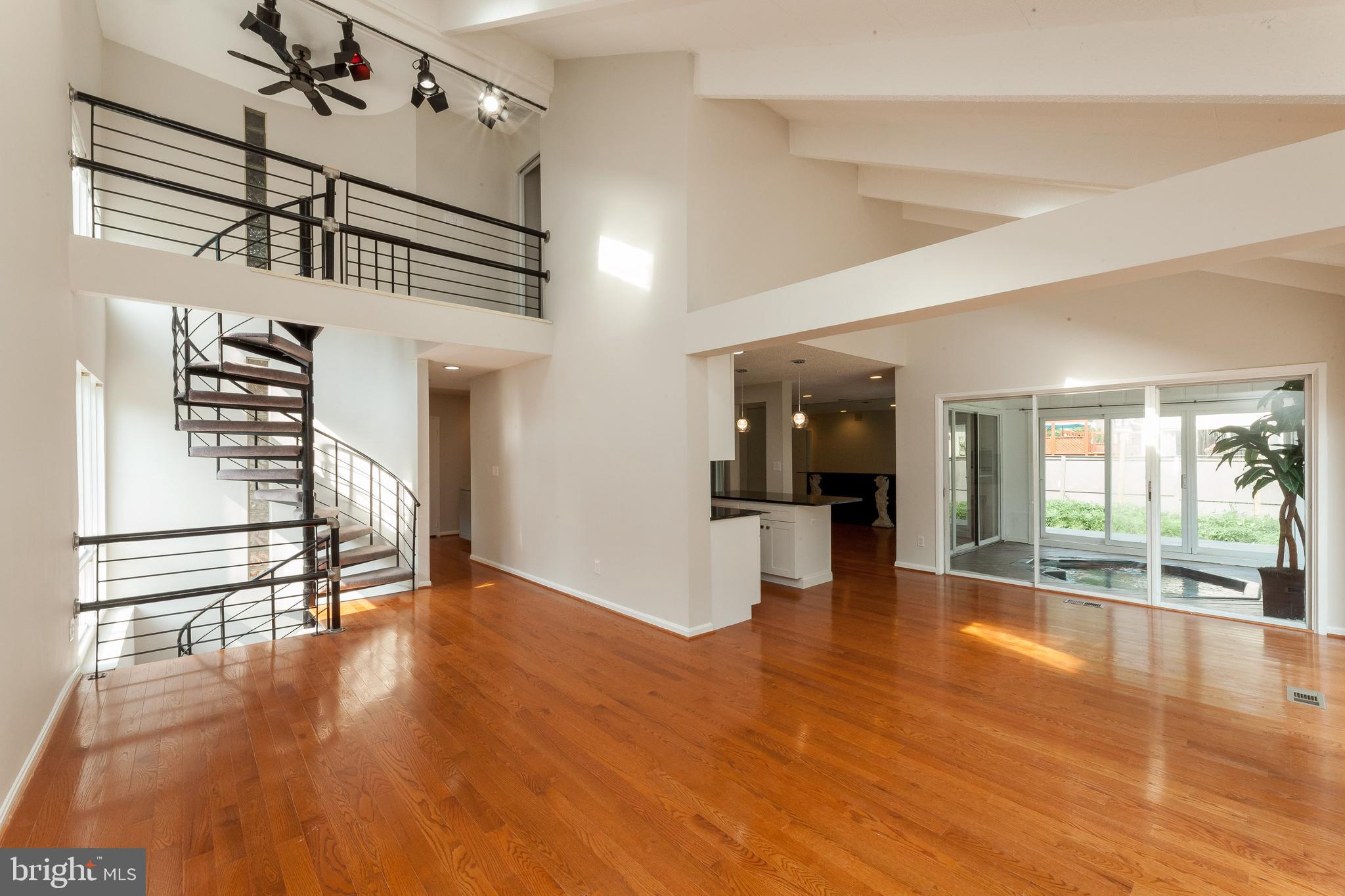 9302 Raintree Road Burke, VA 22015 - Photo 12 of 45 Gallery Image 12