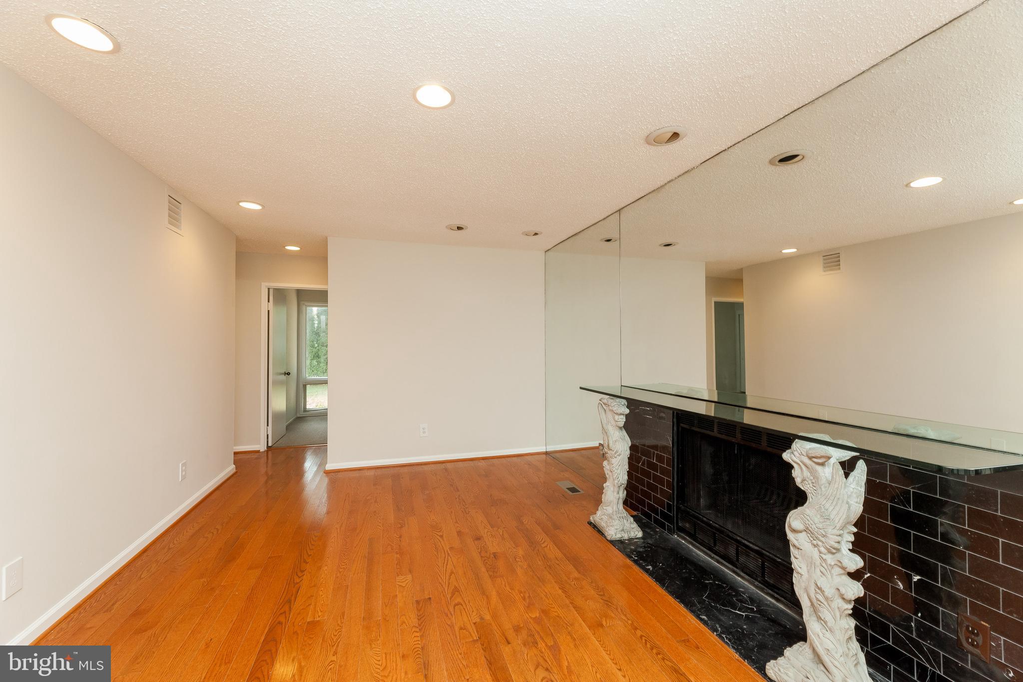 9302 Raintree Road Burke, VA 22015 - Photo 19 of 45 Gallery Image 19