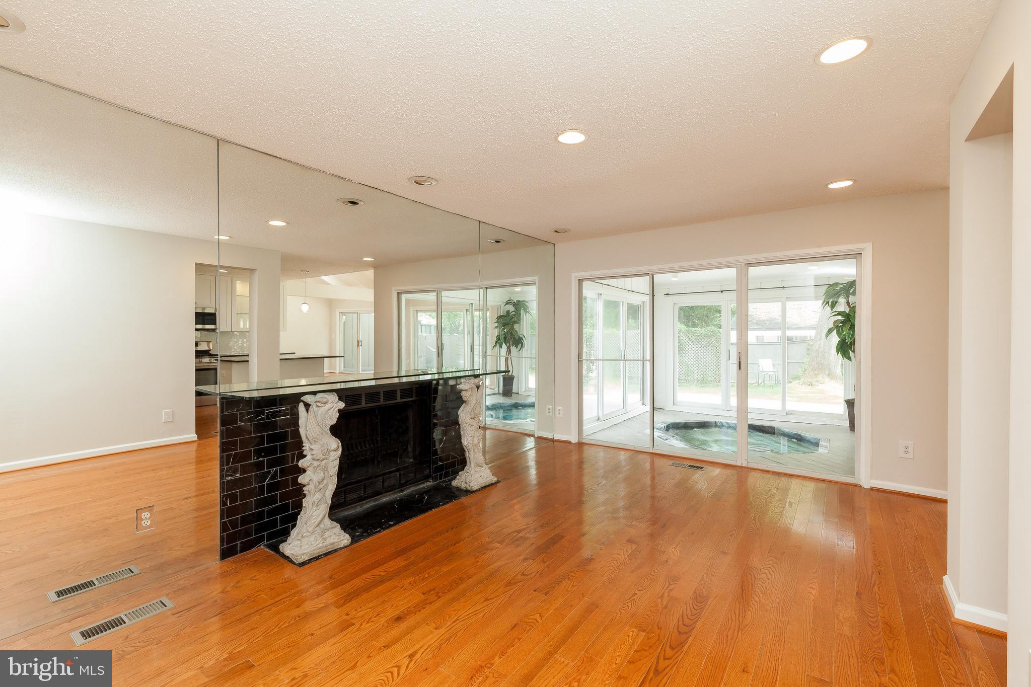 9302 Raintree Road Burke, VA 22015 - Photo 20 of 45 Gallery Image 20