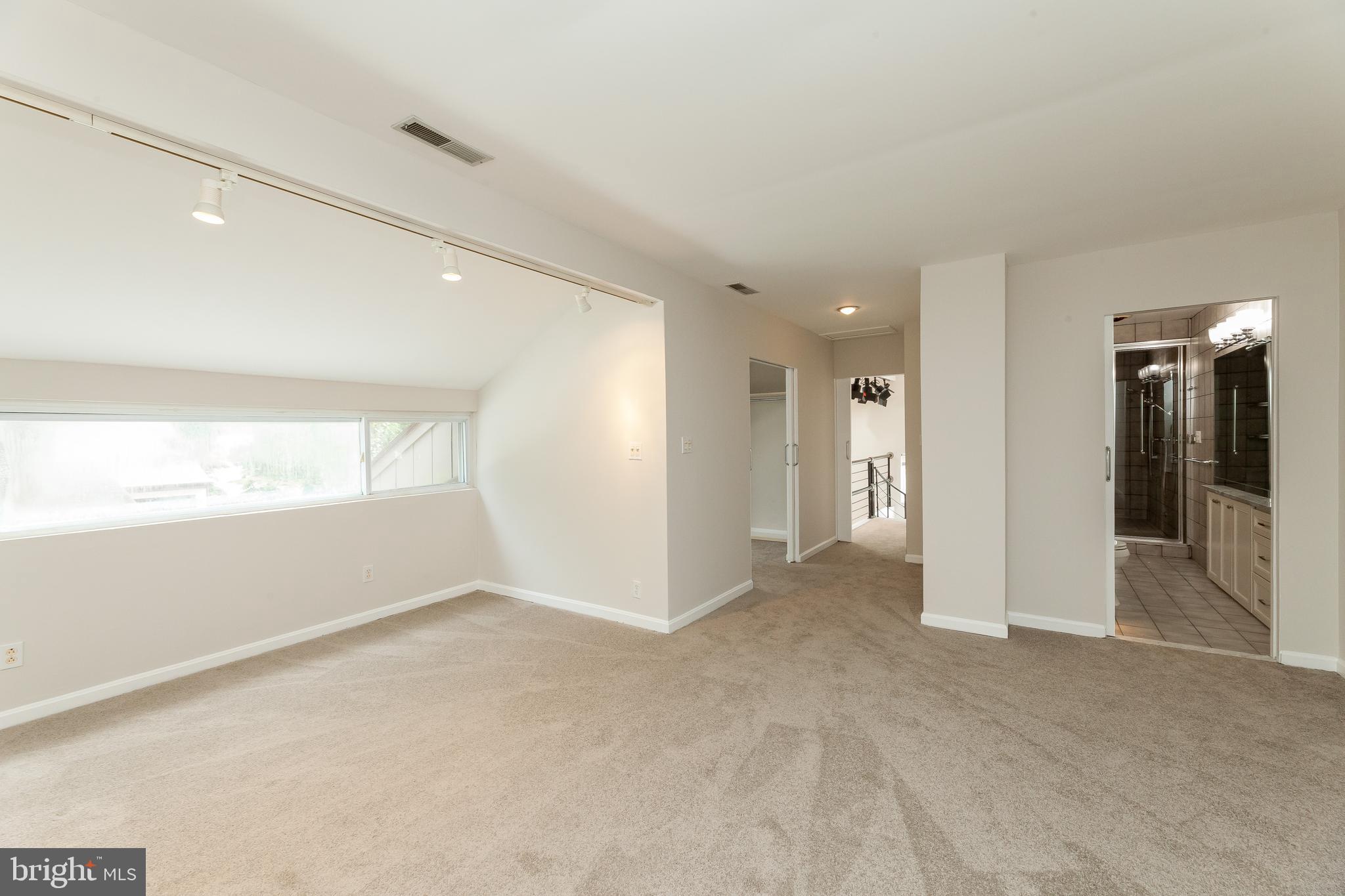 9302 Raintree Road Burke, VA 22015 - Photo 29 of 45 Gallery Image 29