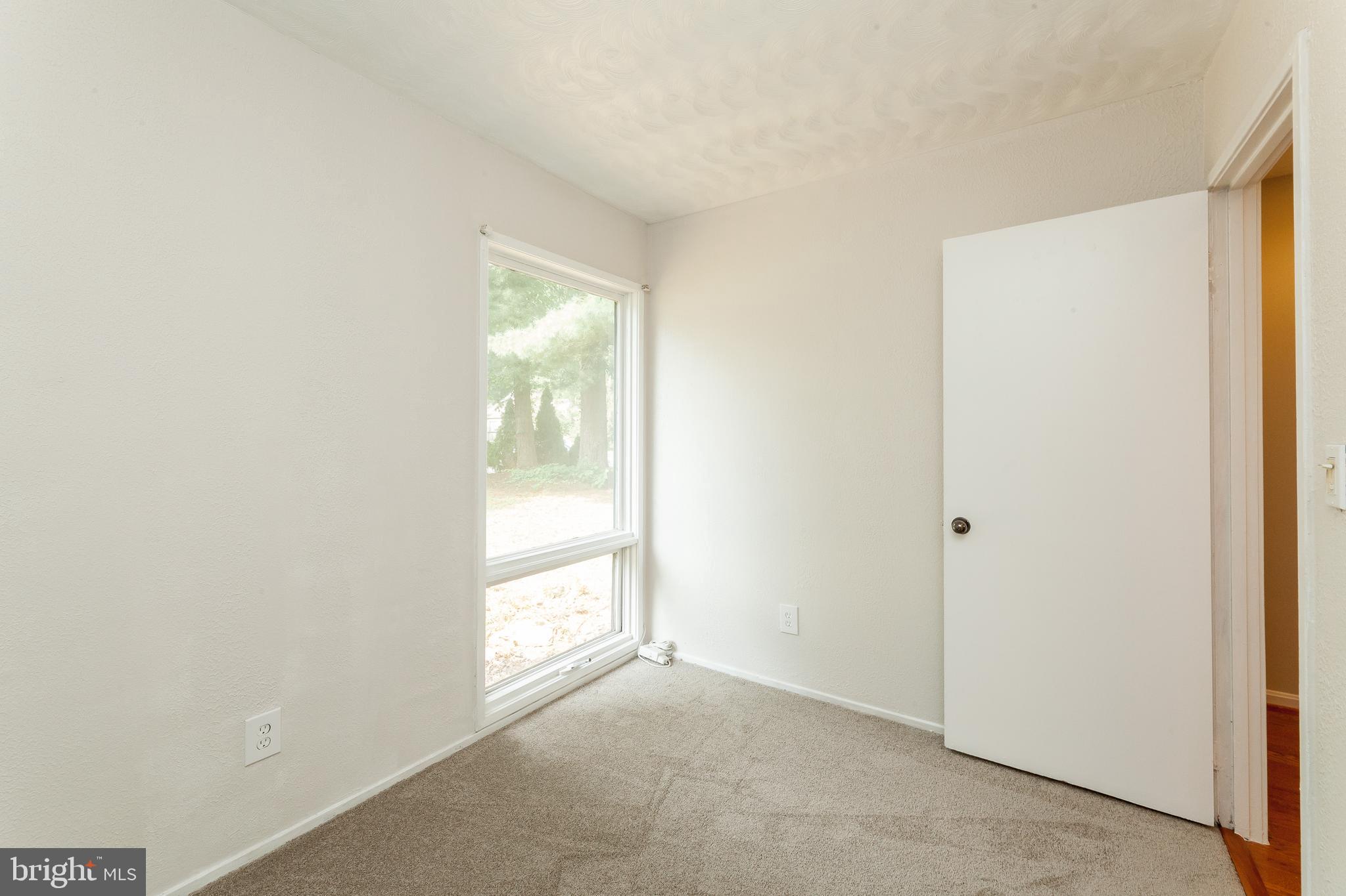 9302 Raintree Road Burke, VA 22015 - Photo 32 of 45 Gallery Image 32