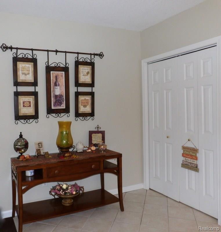 18027 Middlebelt Road Romulus, MI 48174 - Photo 12 of 49 102_6246.JPG
