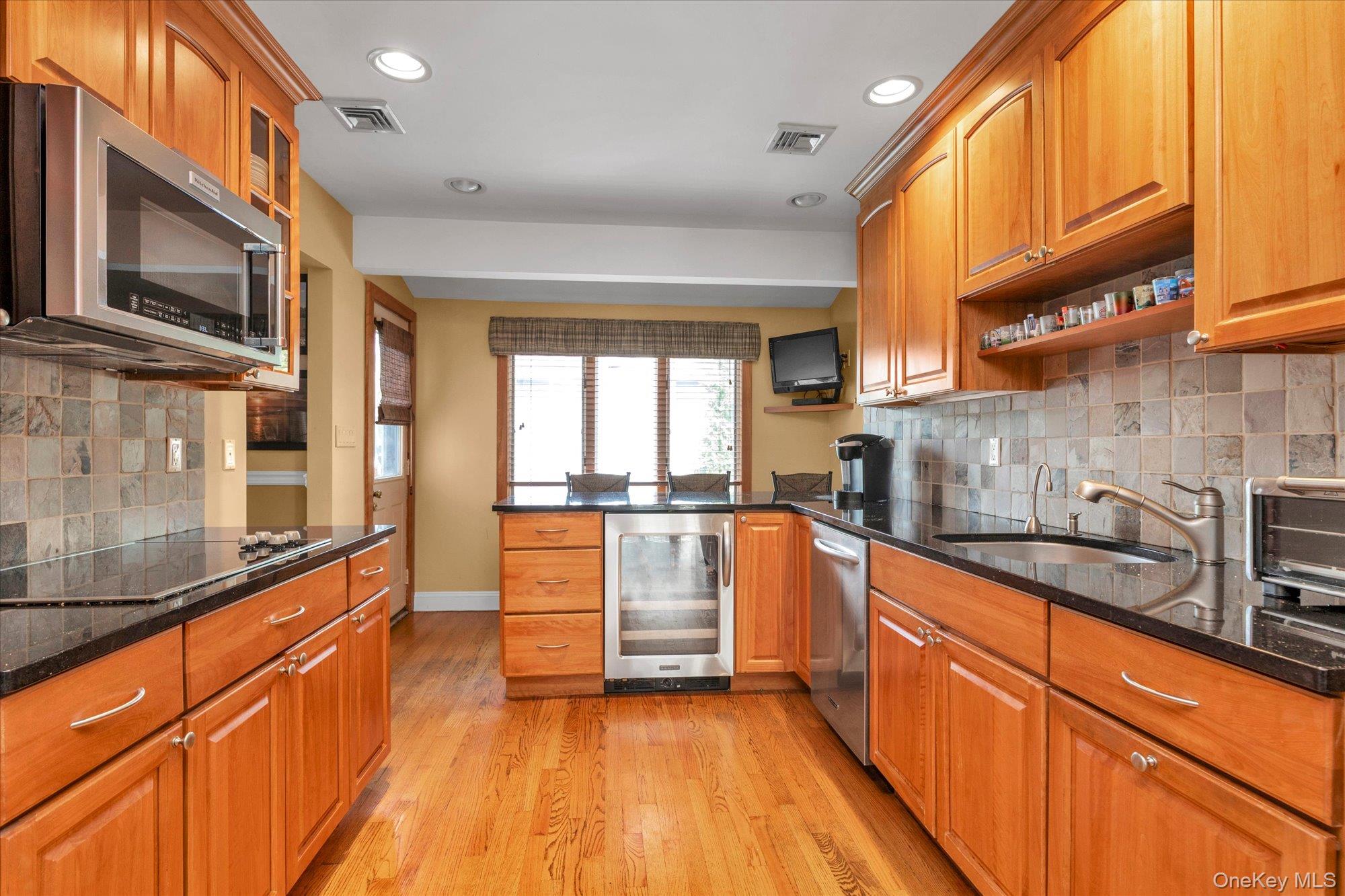 3375 Fairway Road Oceanside, NY 11572 - Photo 10 of 26
