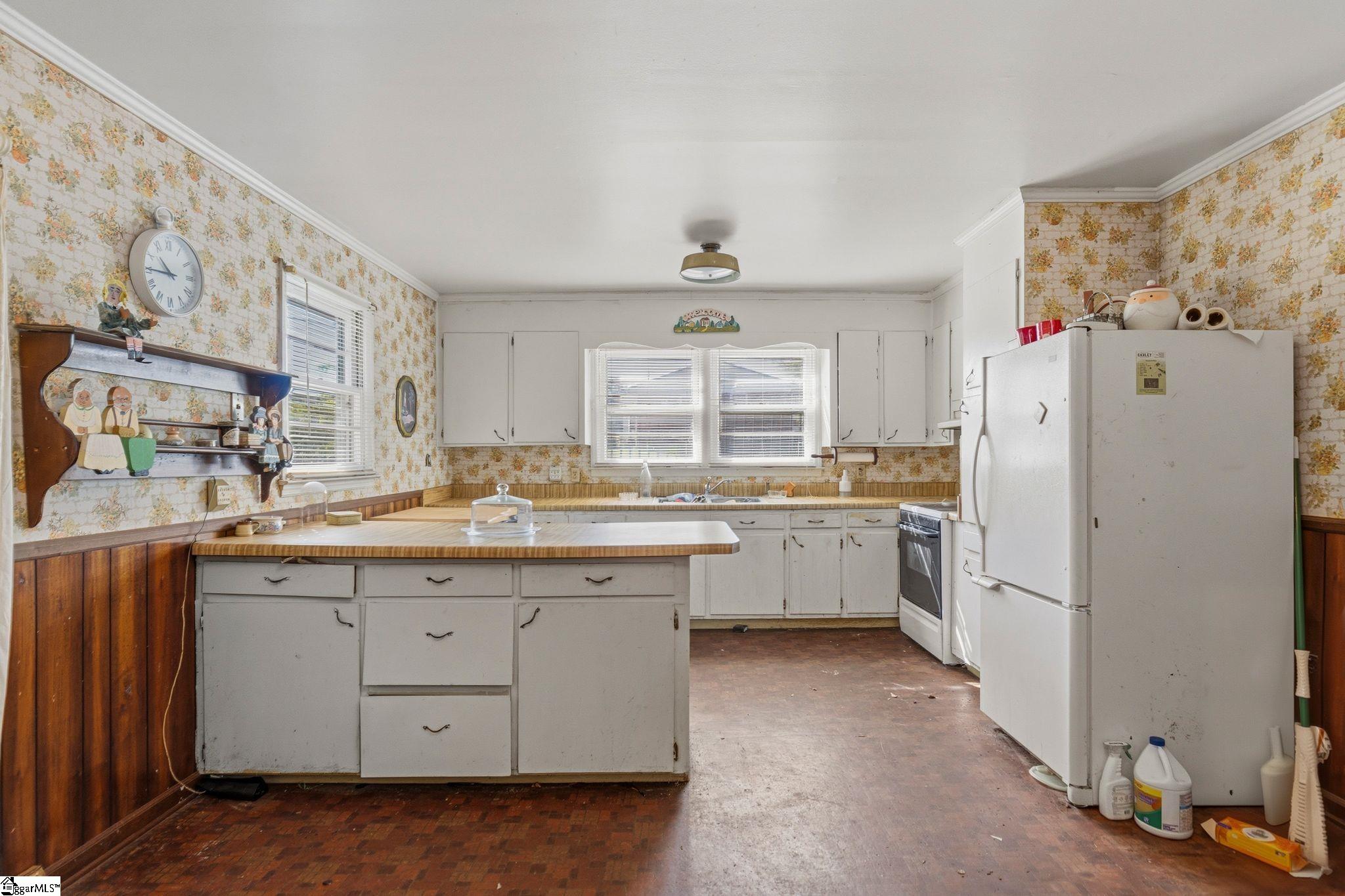 100 Pearson Road Easley, SC 29642 - Photo 8 of 24