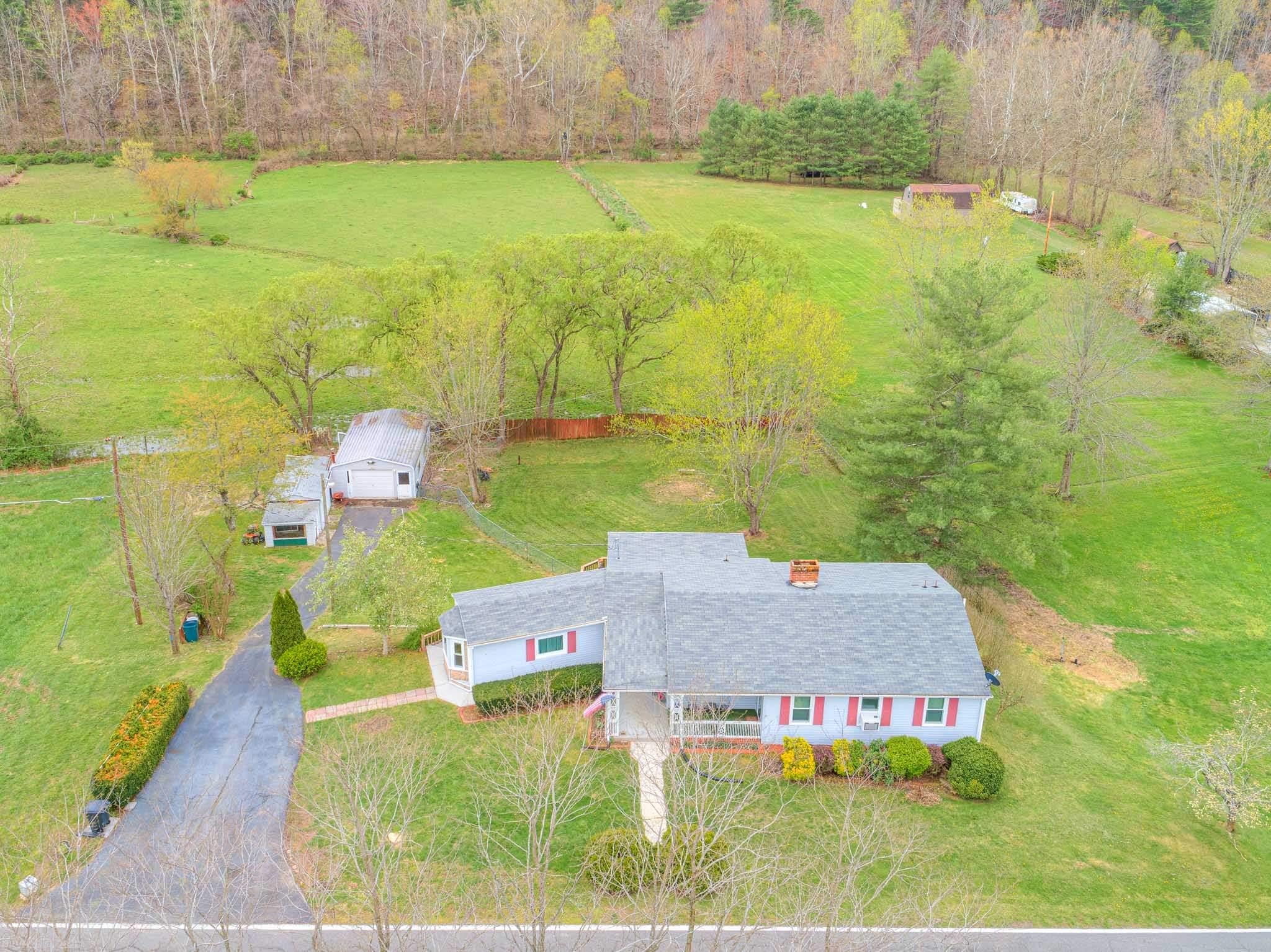 4751 Robinson Tract Road Pulaski, VA 24301 - Photo 38 of 43 Gallery Image 38