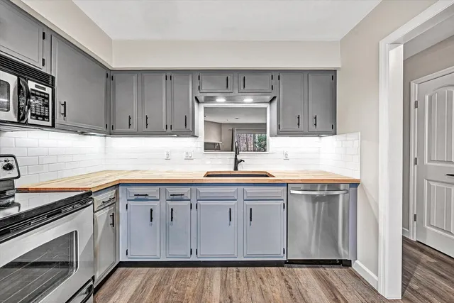 $250,000 | 7122 Woods Crossing Drive, Roanoke, VA 24018