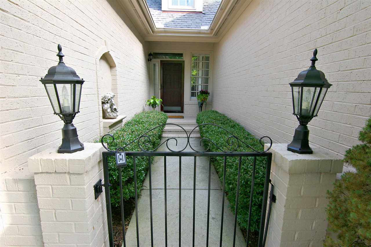 152 Yorkchester Way Raleigh, NC 27615 - Photo 2 of 25 Gated Courtyard Entry