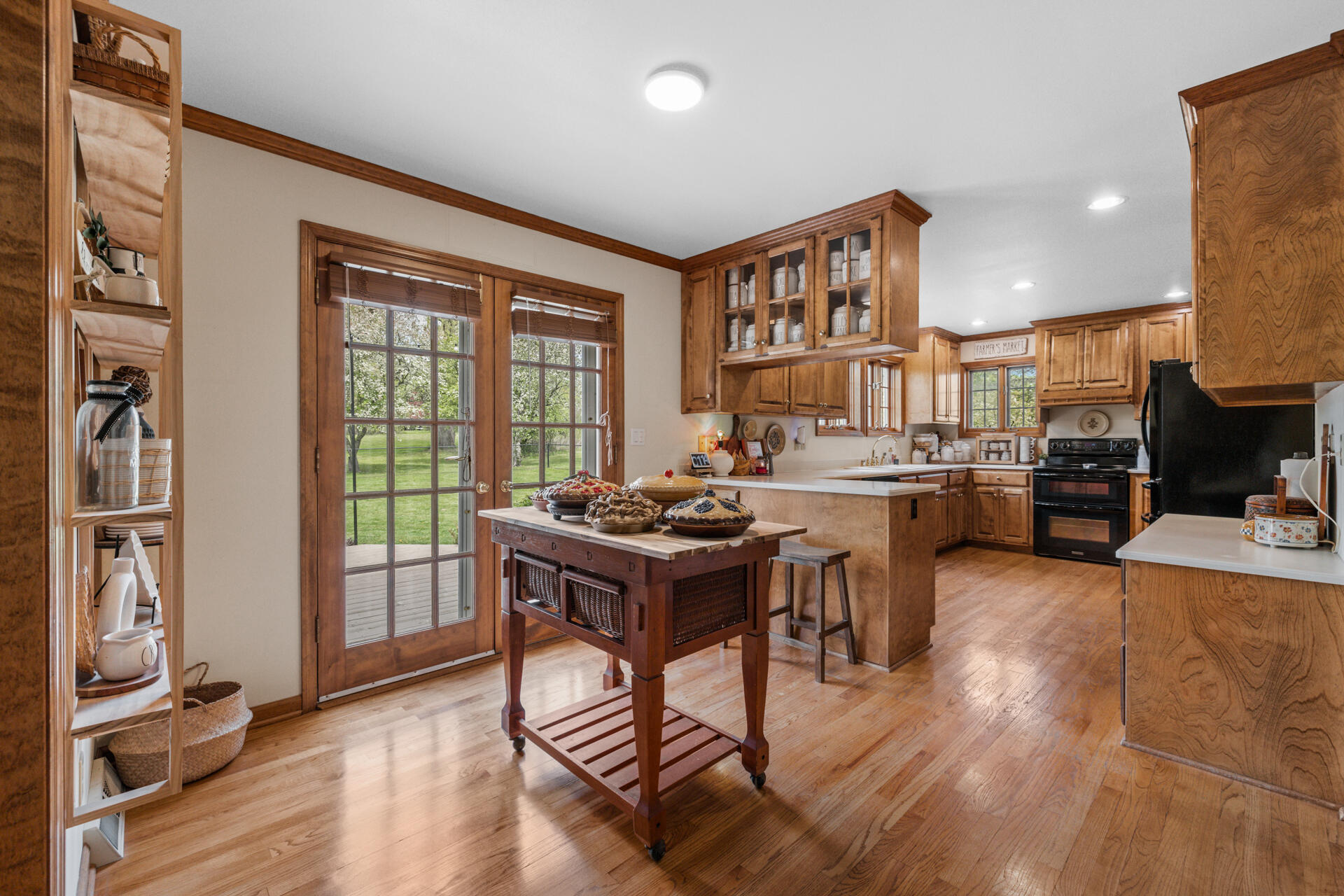 3000 Highland Road Mequon, WI 53097 - Photo 4 of 50 Eat-In Kitchen
